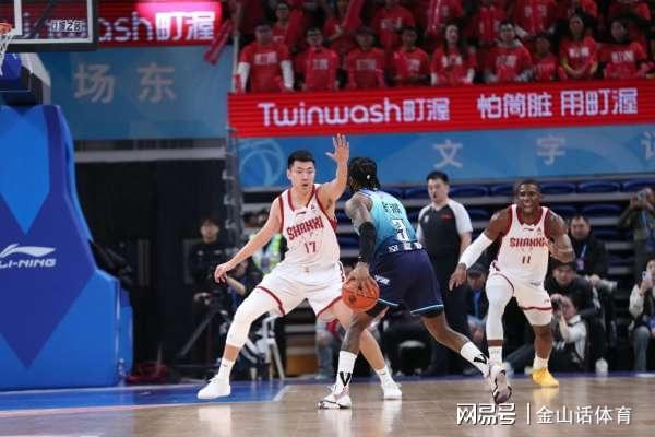 开云数字工具-太离谱了！2米22中锋0分0助，仅抢了1个篮板，在场上竟然防自己人