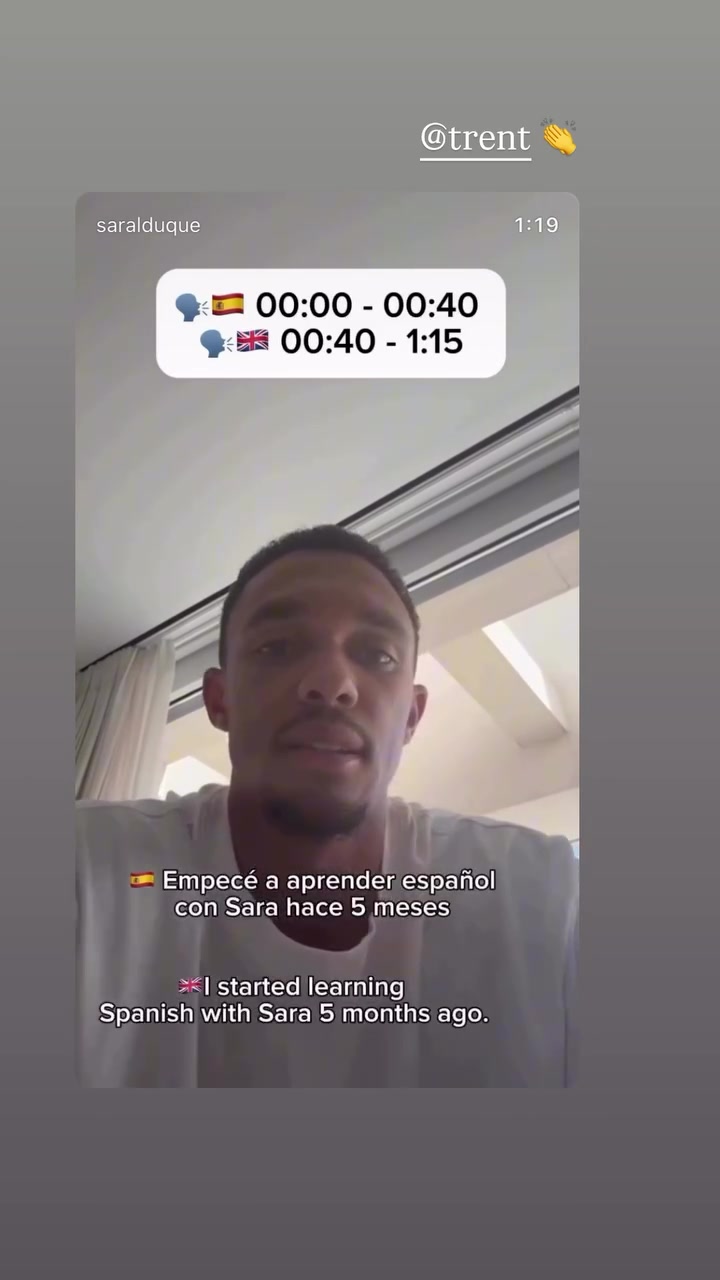 开云官网APP-老师好！西语老师晒阿诺德用西语介绍自己，她还是小蜘蛛英语老师