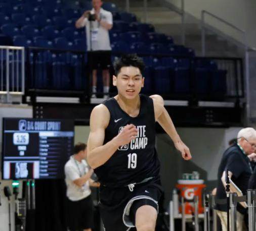 开云APP下载-崔永熙冲击NBA双向合同：努力赢得开拓者信任