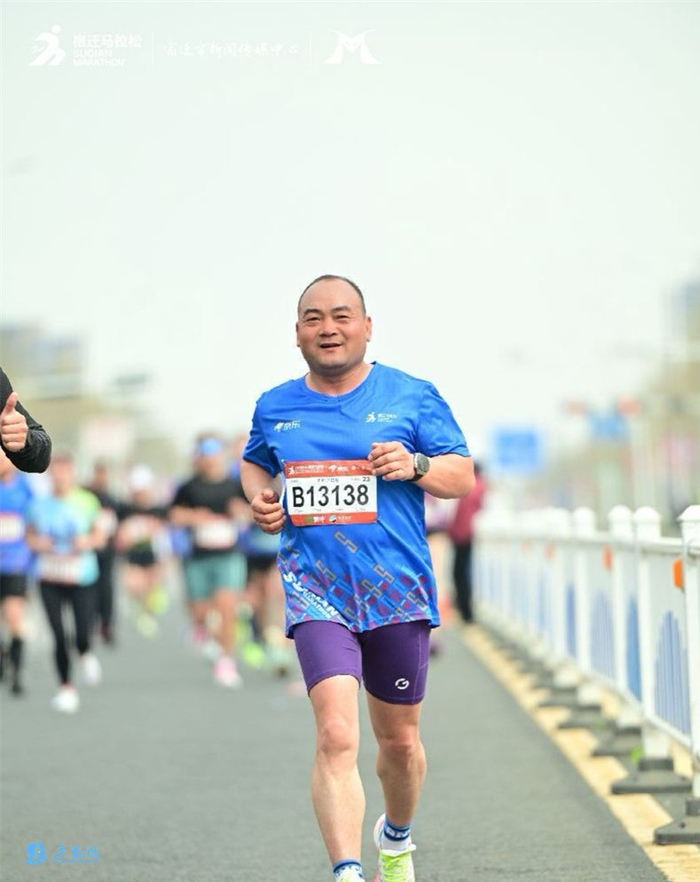 开云官方平台-迁马·跑在水美酒乡｜王震：迁马予力 奔跑不止|马拉松|淮安市|江苏省|报名|训练_新浪新闻