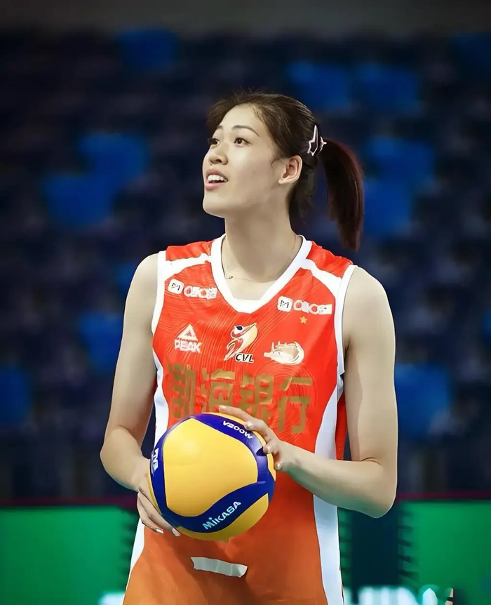 开云APP下载-心疼李盈莹！国家队核心靠保鲜膜+扶他林硬扛，朱婷的悲剧又重演|女排|中国女排|康复|运动员|伤病_新浪体育_新浪新闻