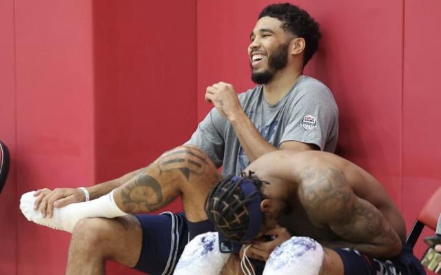 开云官网APP-亦兄亦友！比尔塔图姆合力出征 未来在波士顿相遇？